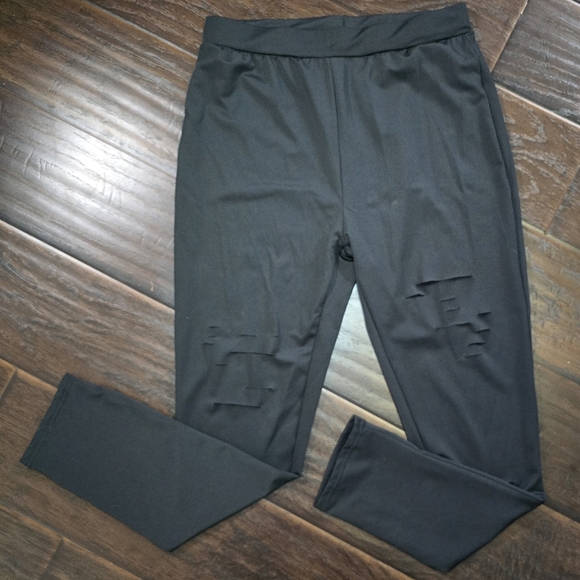 SHEIN Pants - SHEIN Black Leggings with Elastic Waistband and Tapered Fit